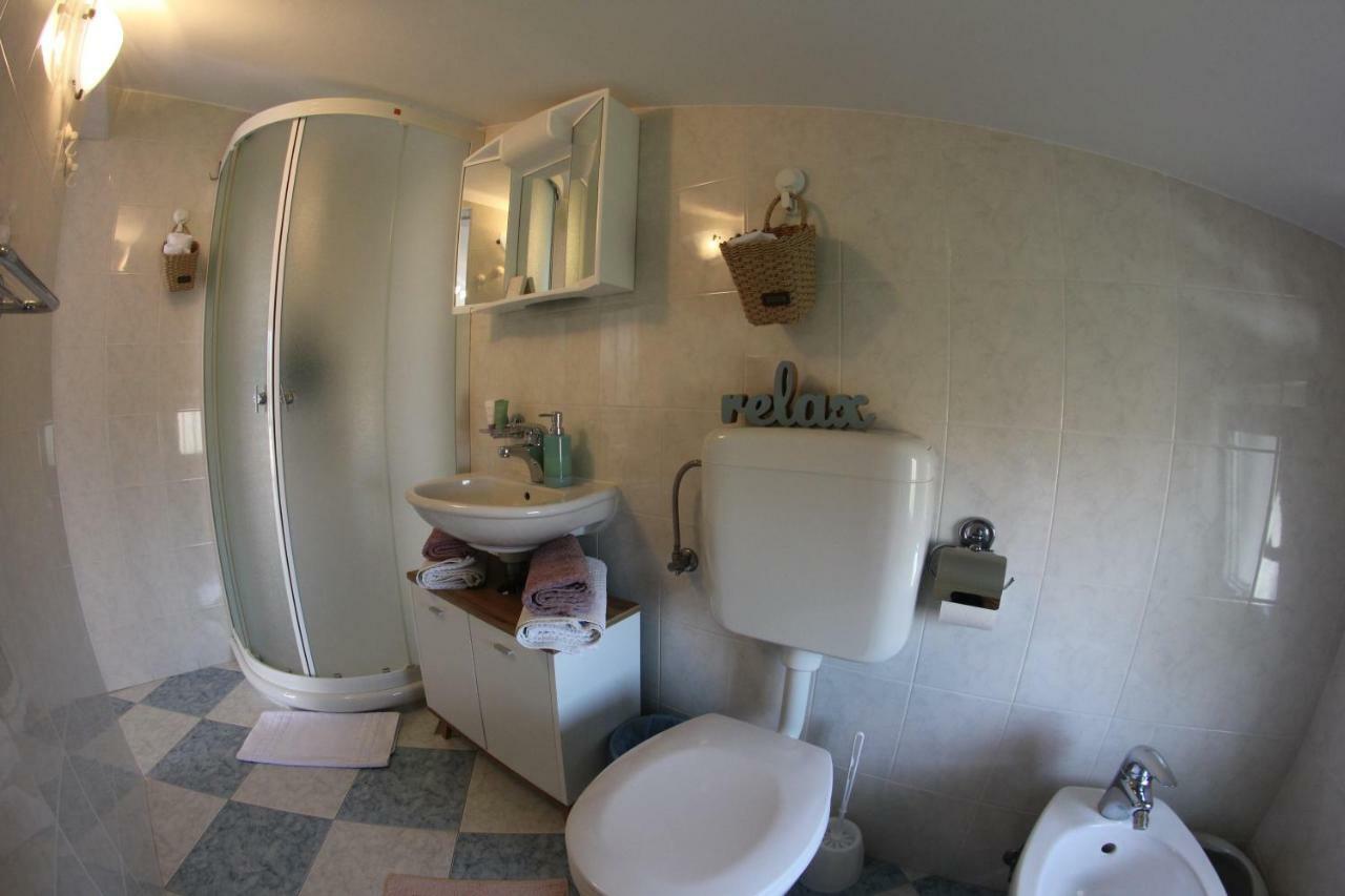 Room And Apartment Doris Lovrečica Dış mekan fotoğraf