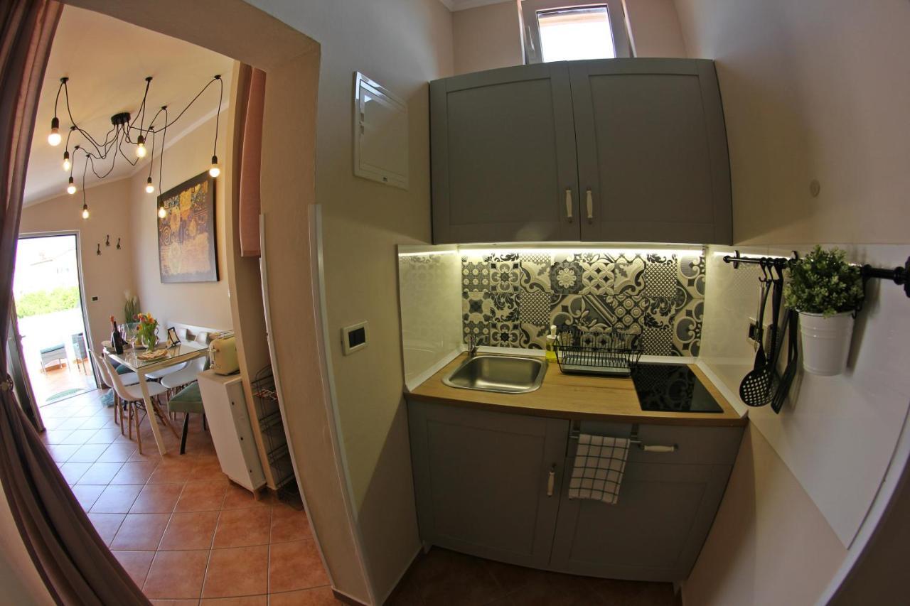 Room And Apartment Doris Lovrečica Dış mekan fotoğraf